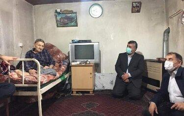 پدران و مادران شهدا اسوه های صبر، بردباری هستند پدران و مادران شهدا اسوه های صبر، بردباری هستند