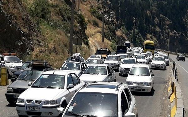ترافیک سنگین در برخی مقاطع محور های کندوان و هراز ترافیک سنگین در بعضی مقاطع محور های کندوان و هراز
